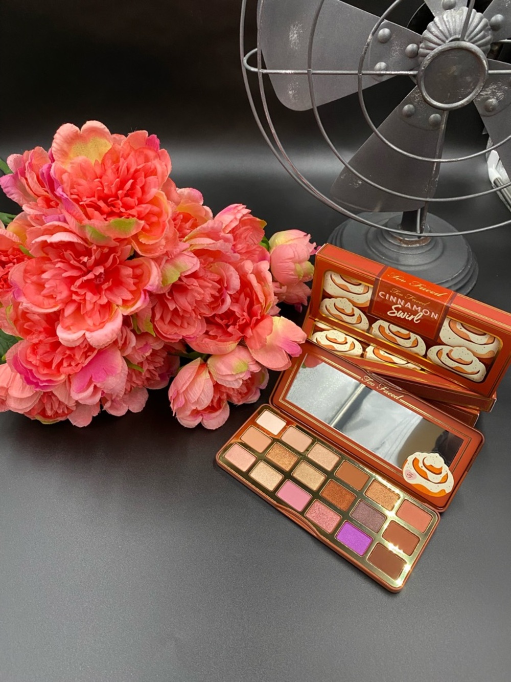 Too Faced Cinnamon Swirl Eyeshadow Palette — Pink, Copper & Gold Tones